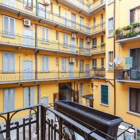 Isola And Zara Comfortable Apartment Mailand